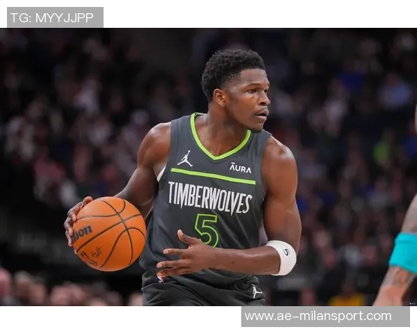 克洛尼表现出色关键时刻两罚稳健砍下23分11篮板助攻和抢断全能数据