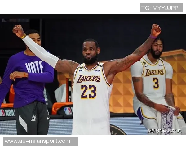 快船新赛季主场球迷墙区域季票仅需495美元每场平均票价仅12美元 快船新赛季主场球迷墙区域季票仅需495美元每场平均票价仅12美元